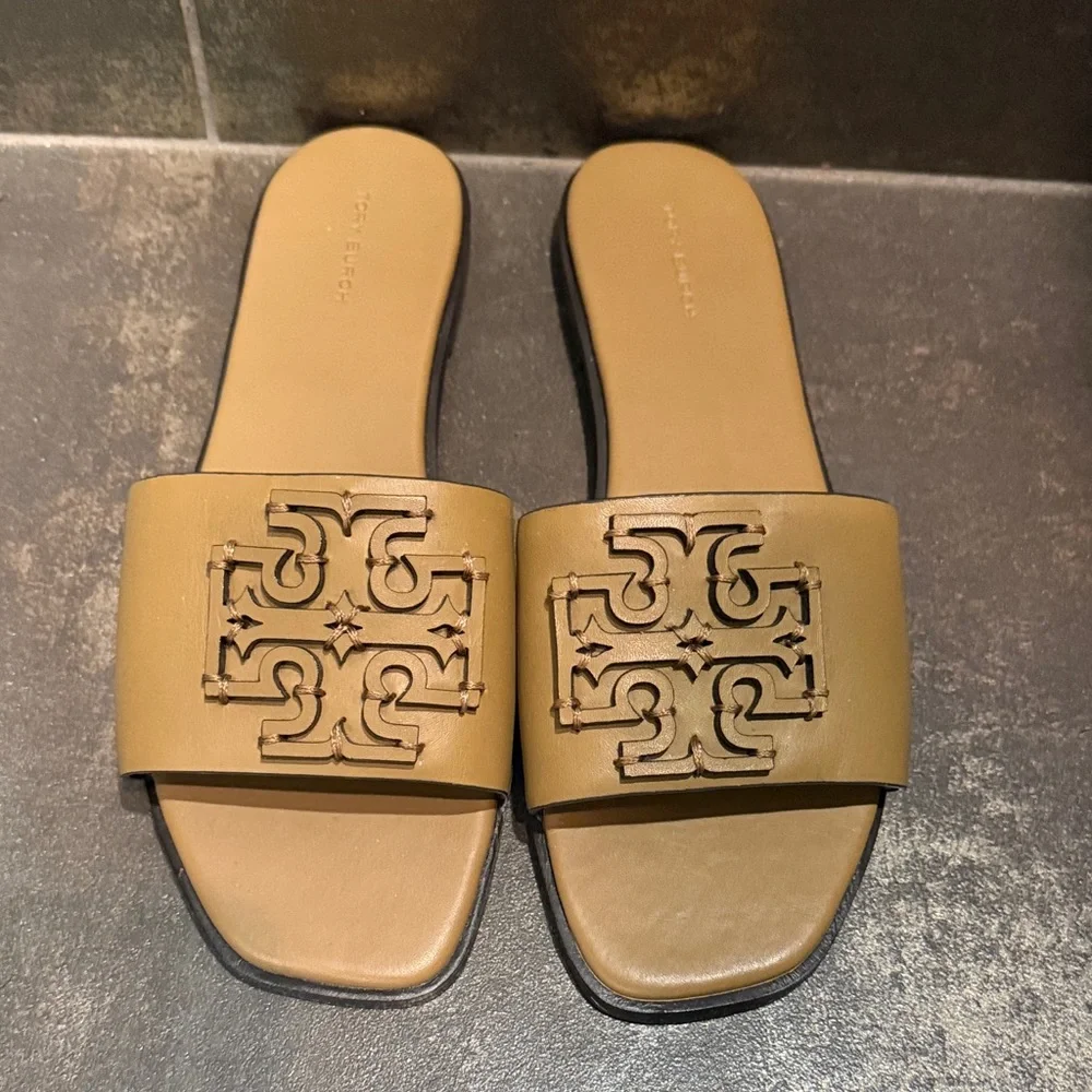 Tory Burch Ines Women's Tan Slide Sandals NWOT Size 9 1/2 - Picture 4 of 7